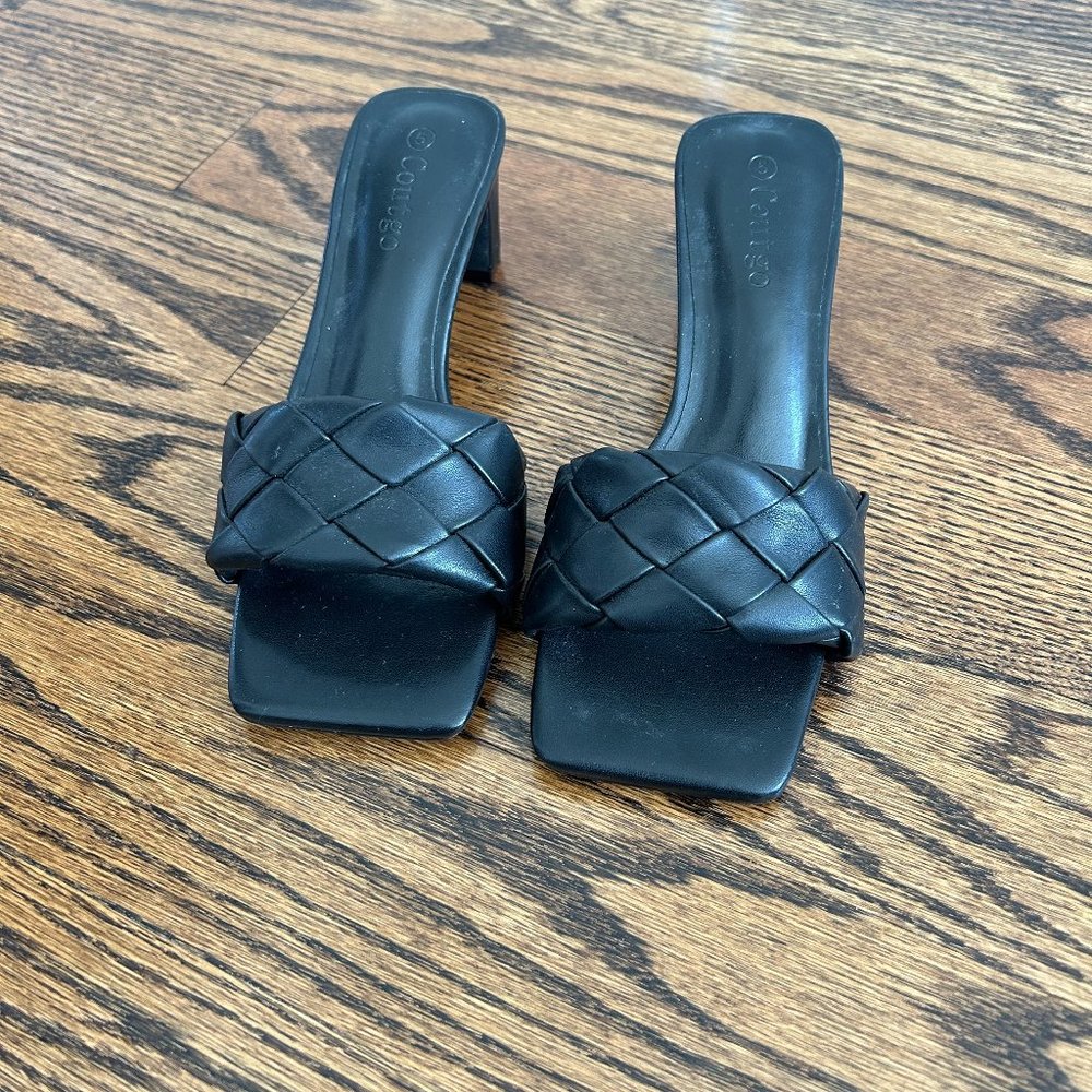 2000s STYLE SQUARE TOE BLACK HEELS (size 5)